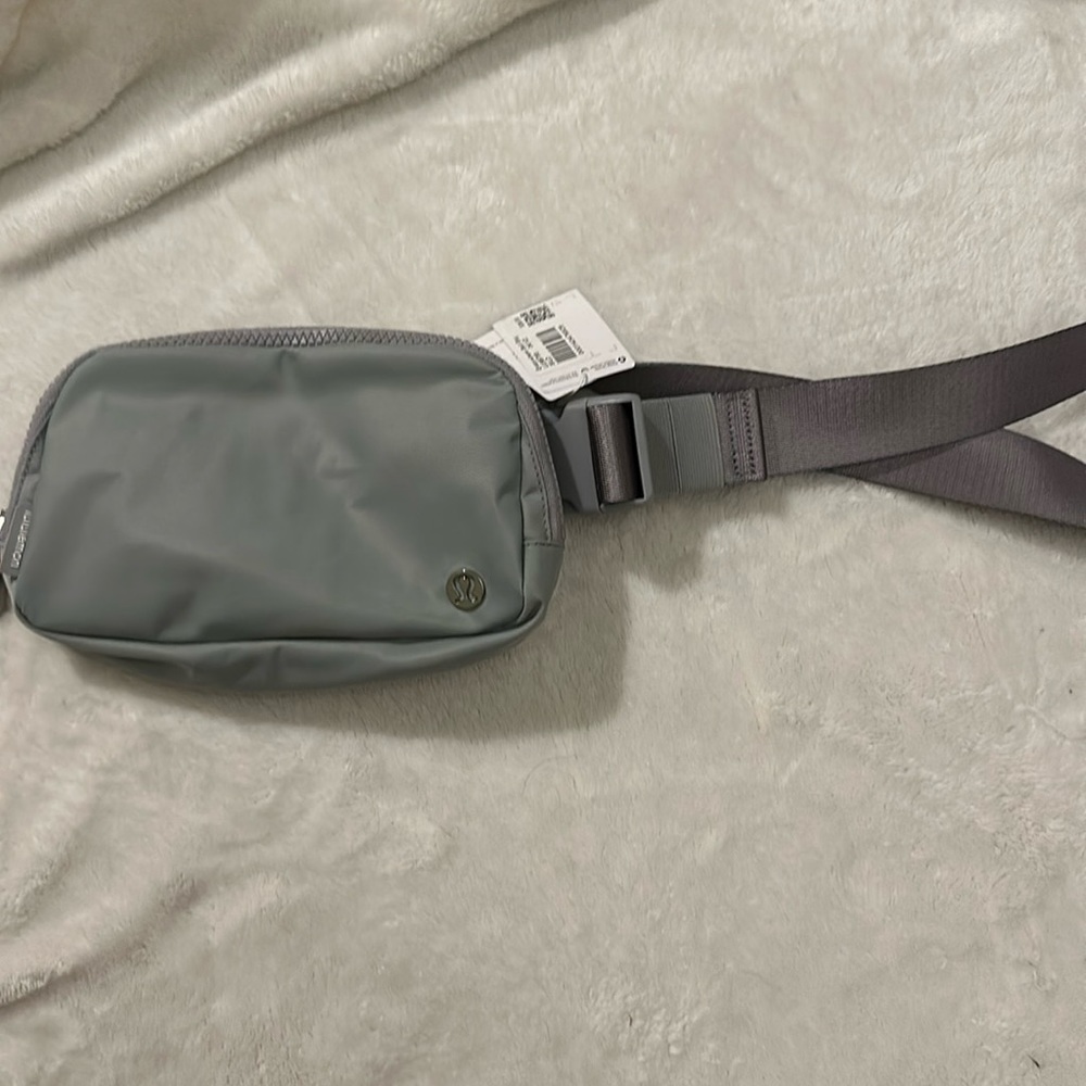 LULULEMON Everywhere belt bag New with tags!!!